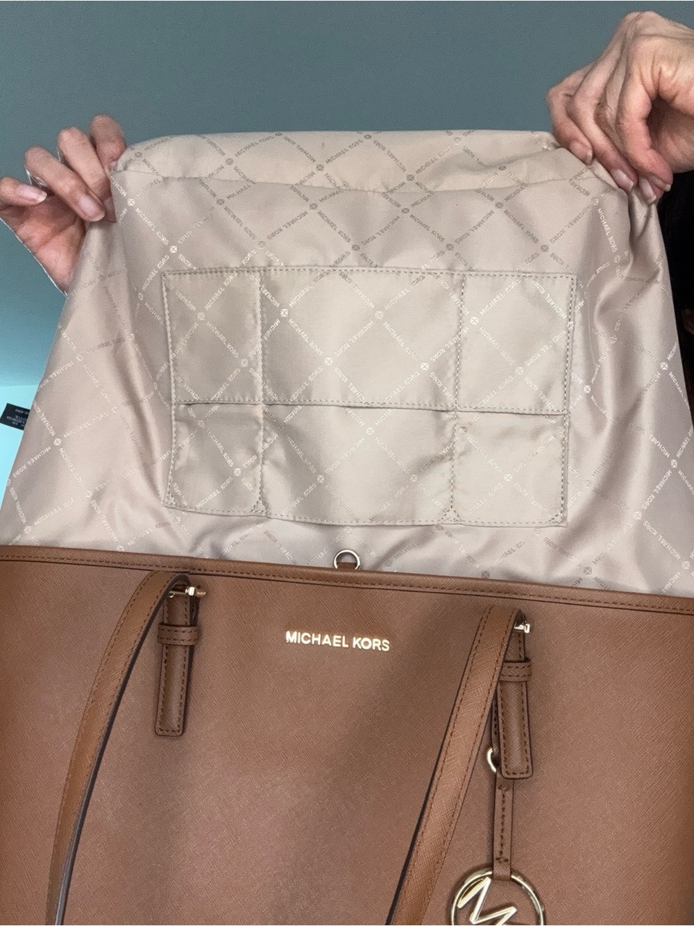 Michael Kors Jet Set travel tote in luggage brown saffiano leather - Picture 10 of 17